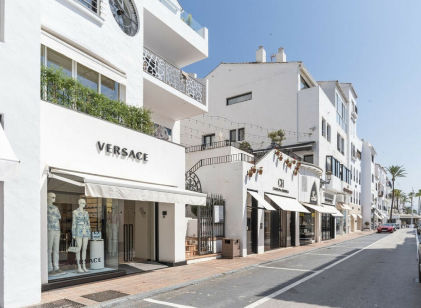 Resale - Apartment -
Puerto Banús