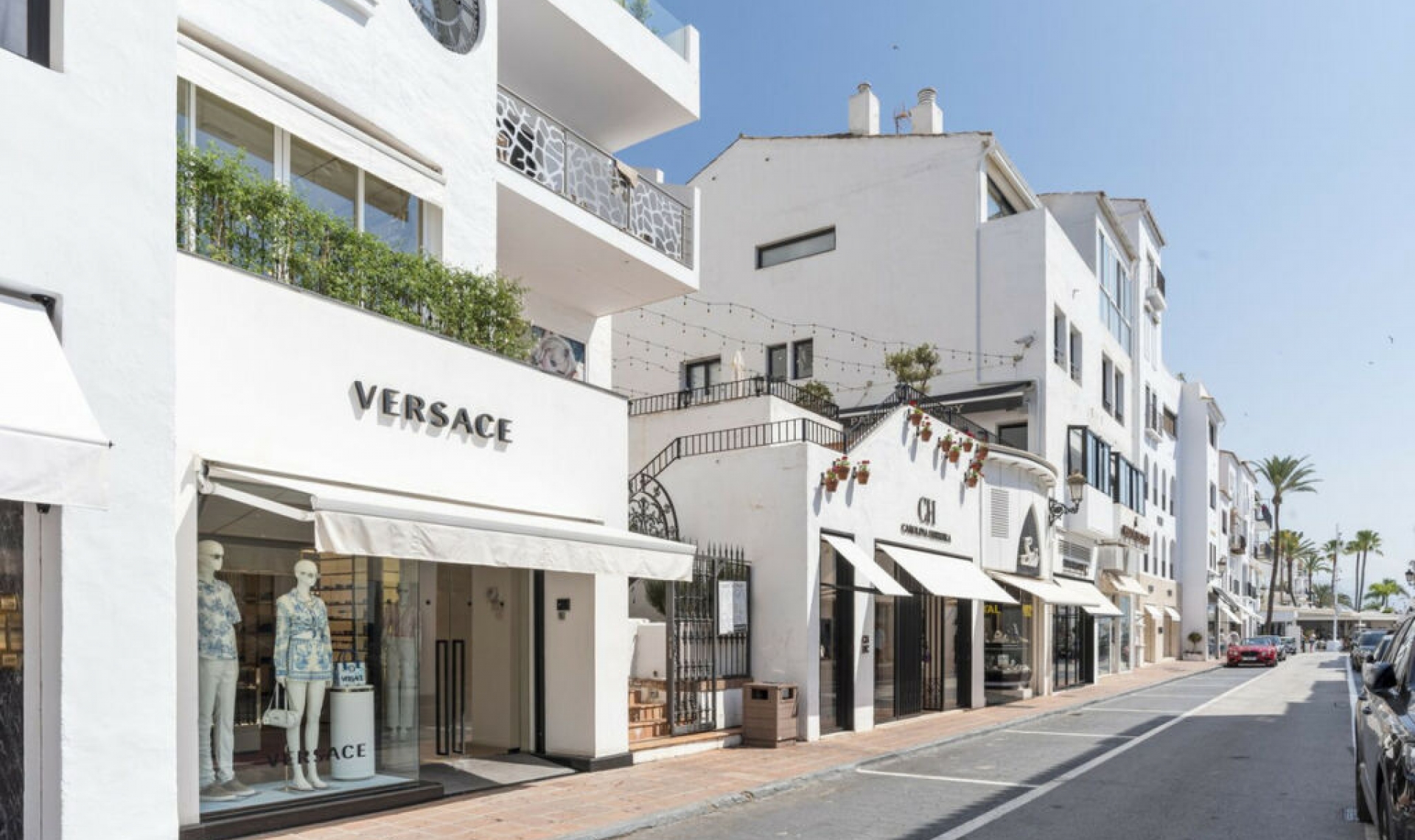 Resale - Apartment -
Puerto Banús