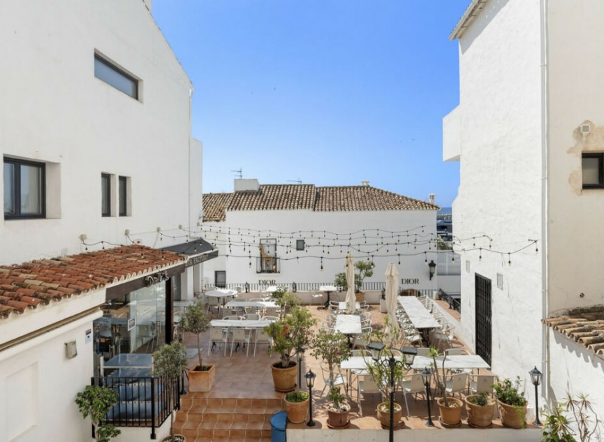 Resale - Apartment -
Puerto Banús