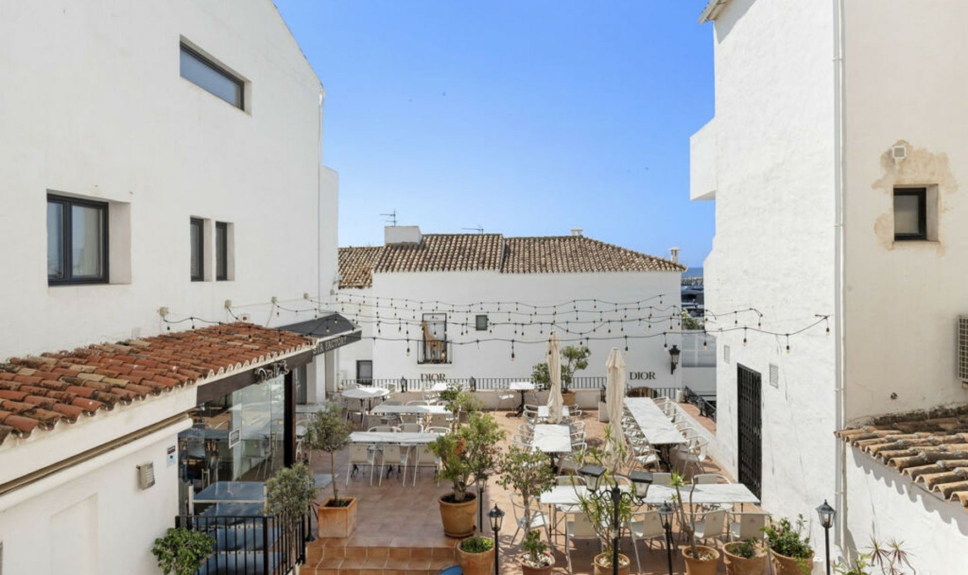 Resale - Apartment -
Puerto Banús