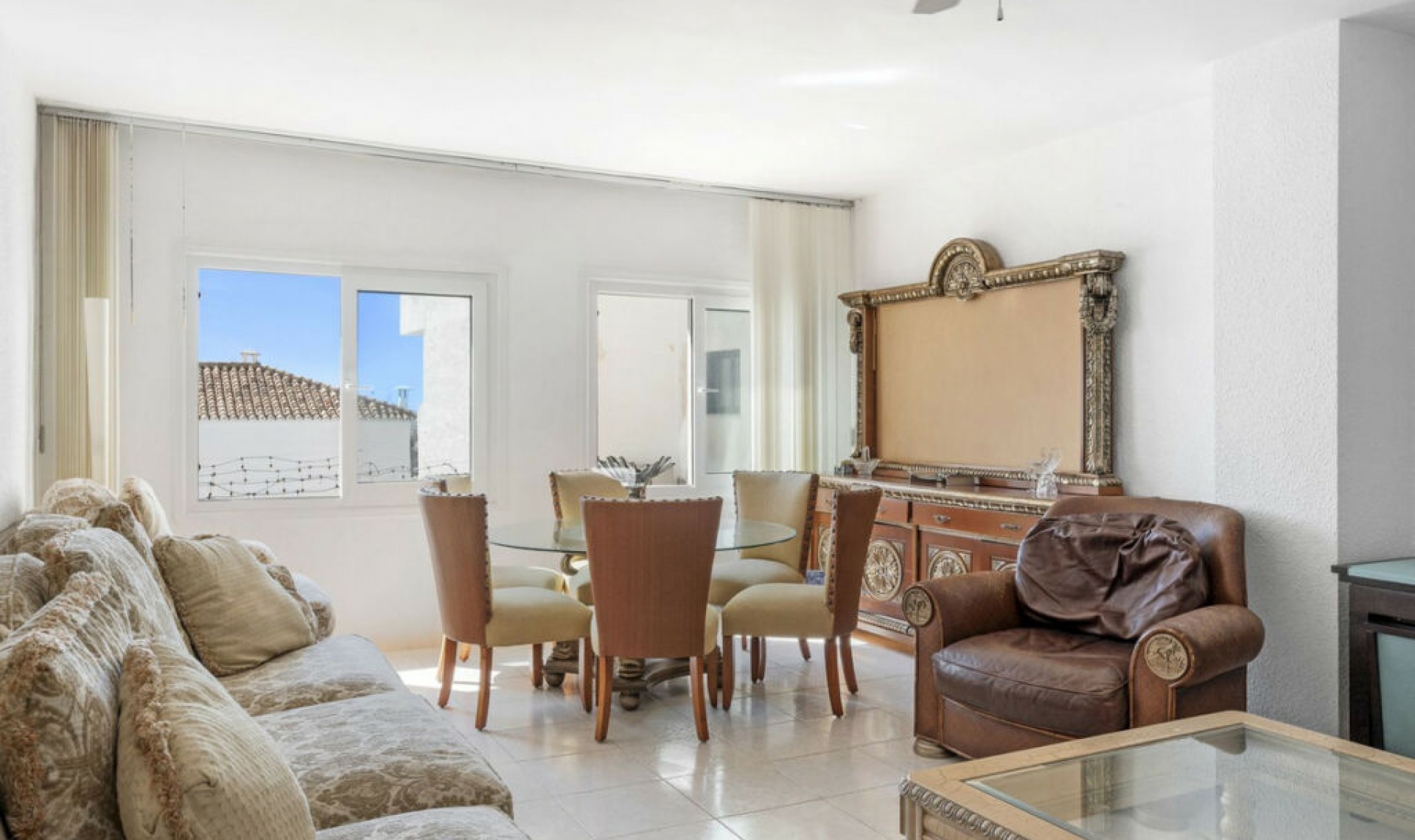 Resale - Apartment -
Puerto Banús