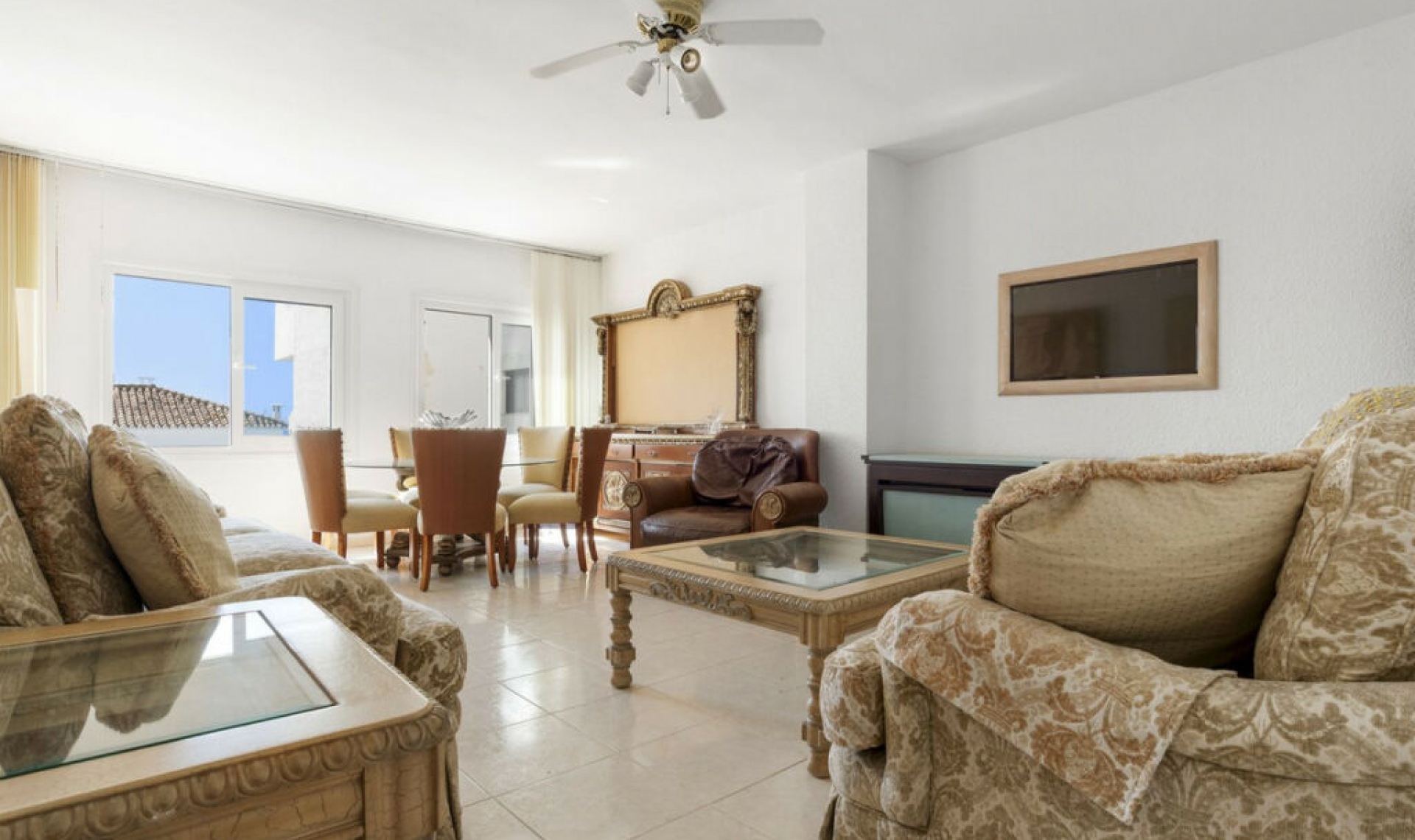 Resale - Apartment -
Puerto Banús