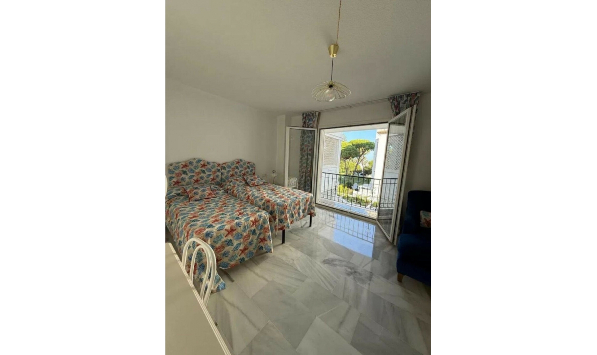 Resale - Apartment -
Puerto Banús