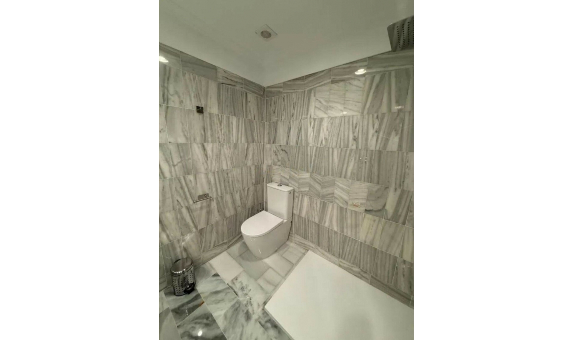 Resale - Apartment -
Puerto Banús