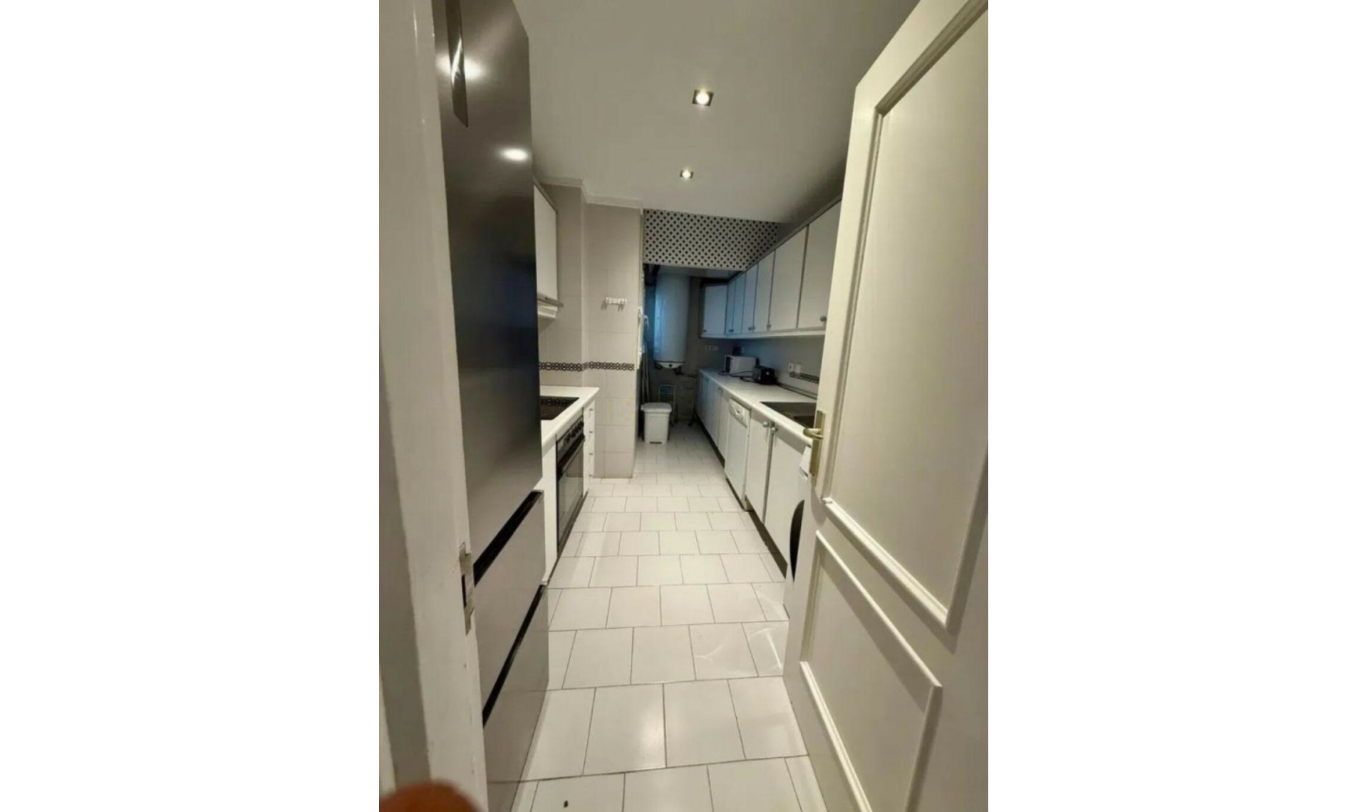 Resale - Apartment -
Puerto Banús