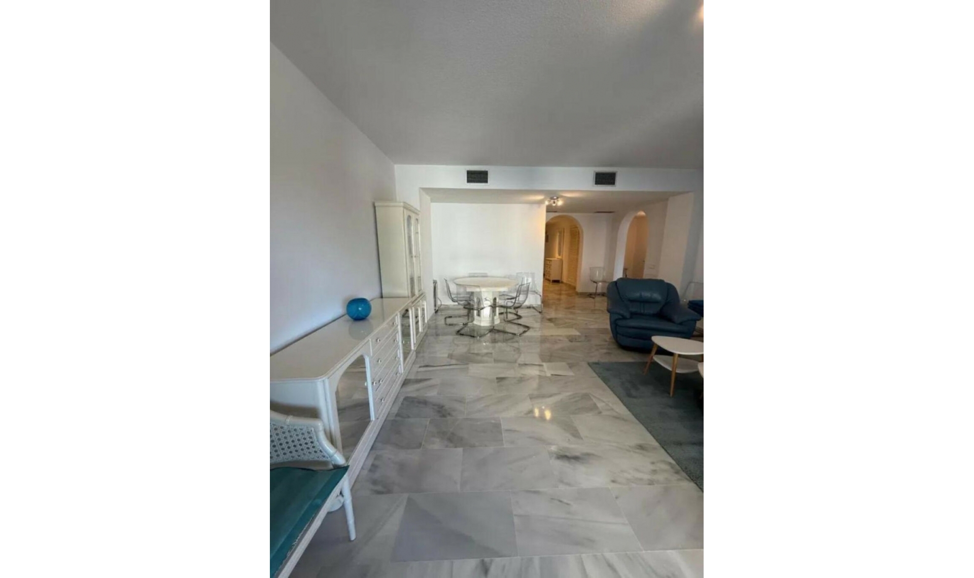 Resale - Apartment -
Puerto Banús