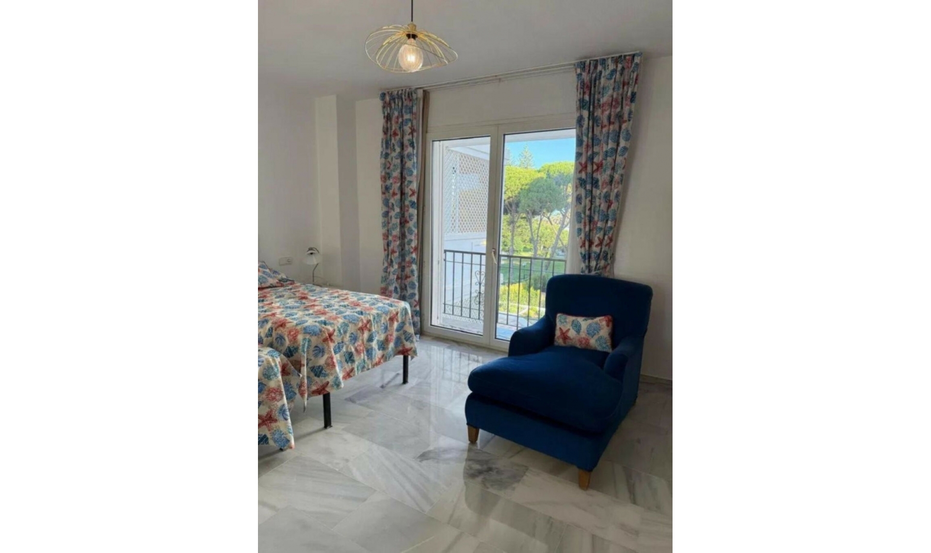 Resale - Apartment -
Puerto Banús