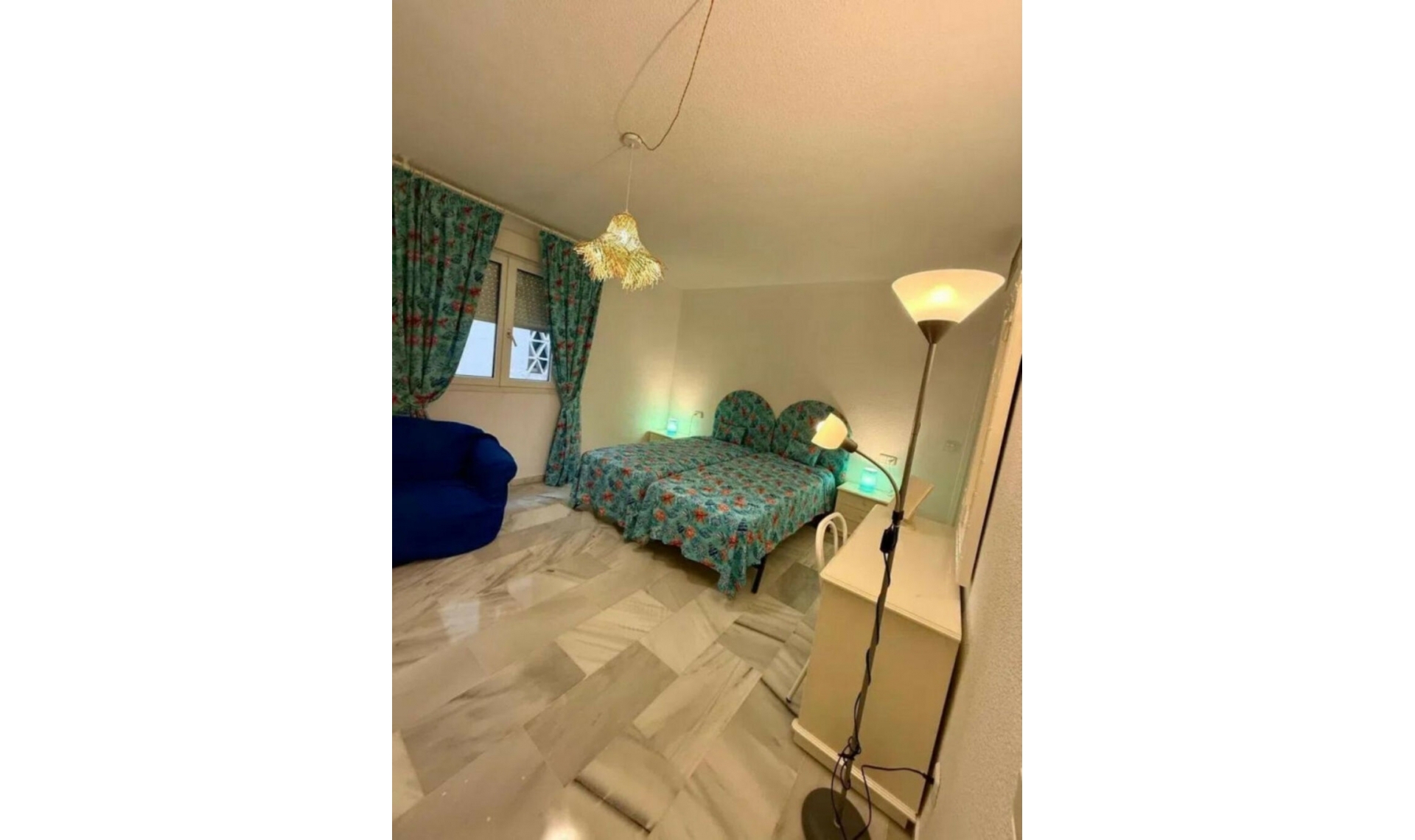 Resale - Apartment -
Puerto Banús