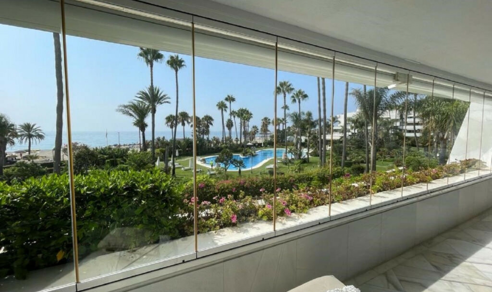 Resale - Apartment -
Puerto Banús