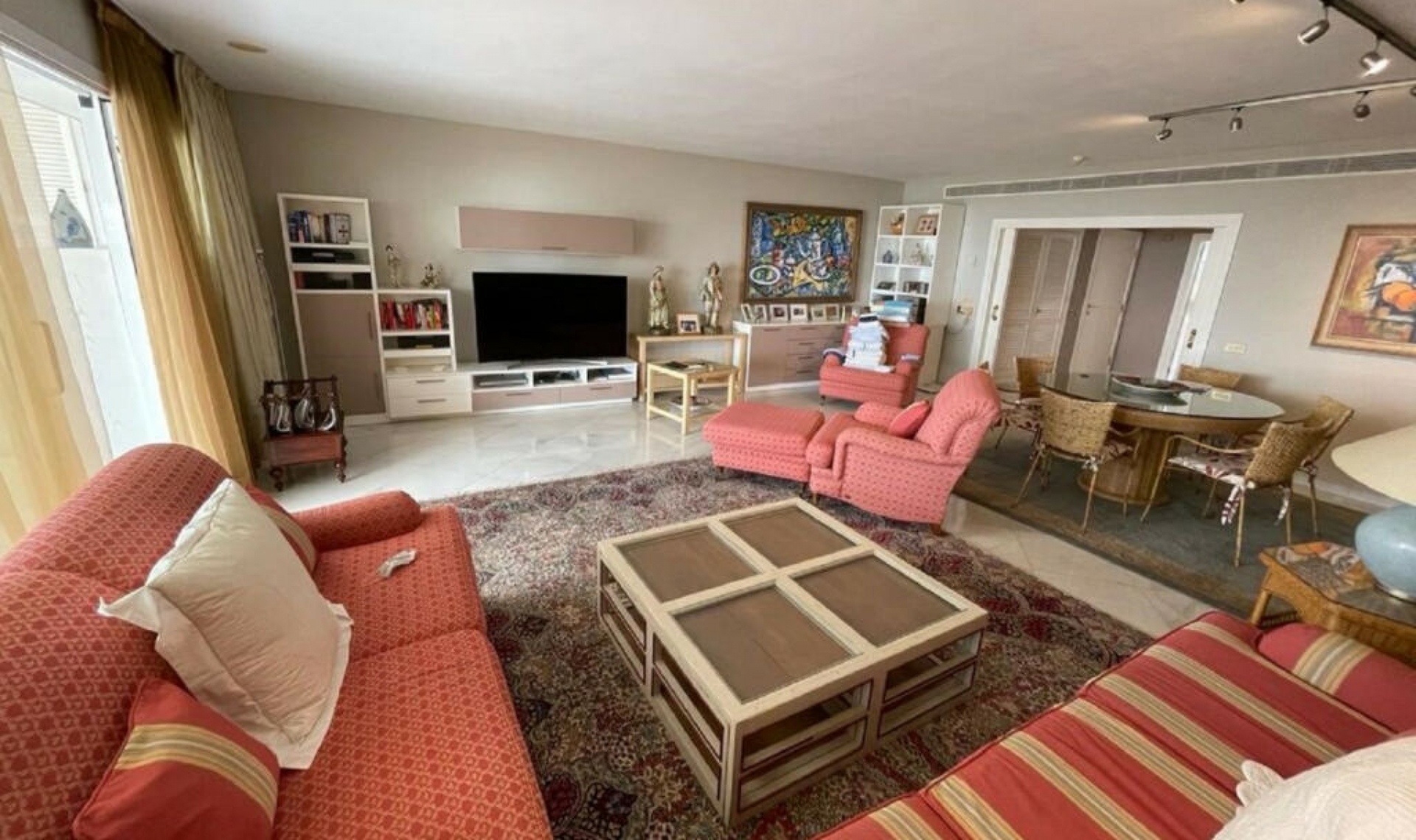 Resale - Apartment -
Puerto Banús