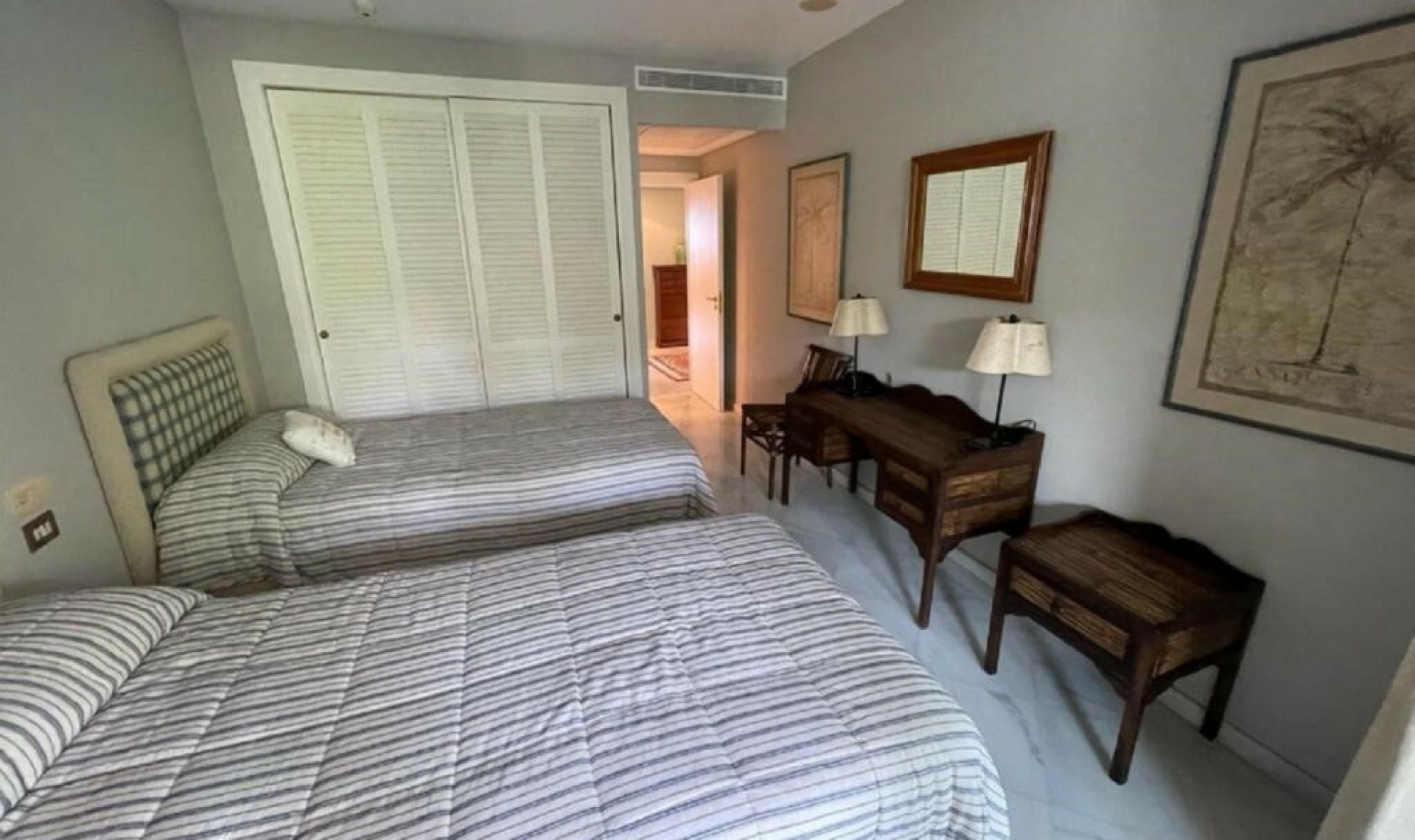 Resale - Apartment -
Puerto Banús