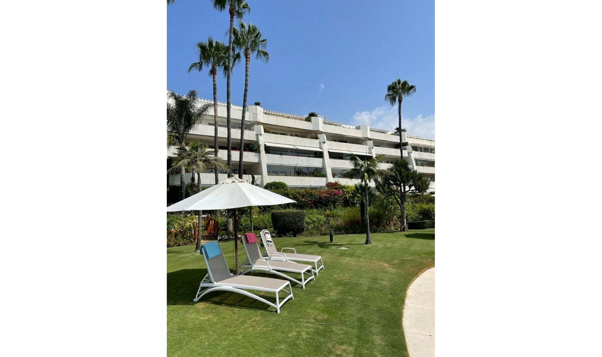 Resale - Apartment -
Puerto Banús