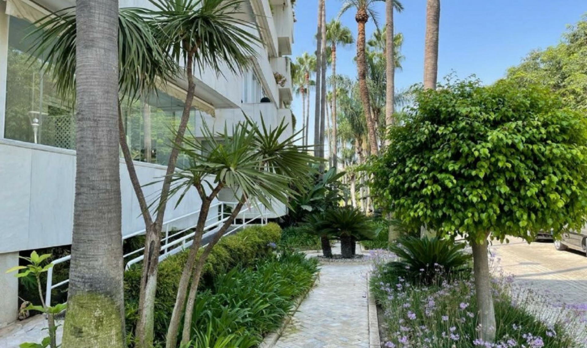 Resale - Apartment -
Puerto Banús