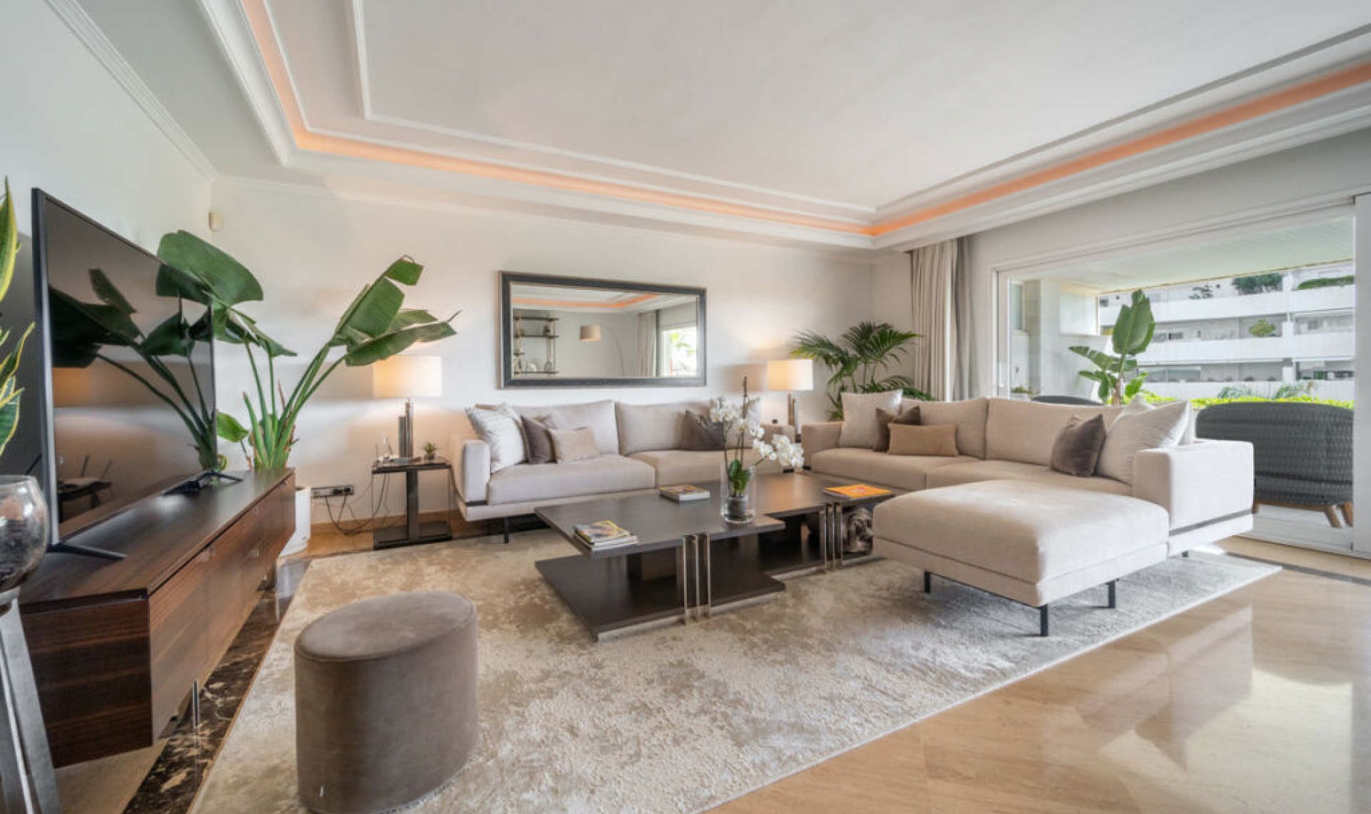 Resale - Apartment -
Puerto Banús