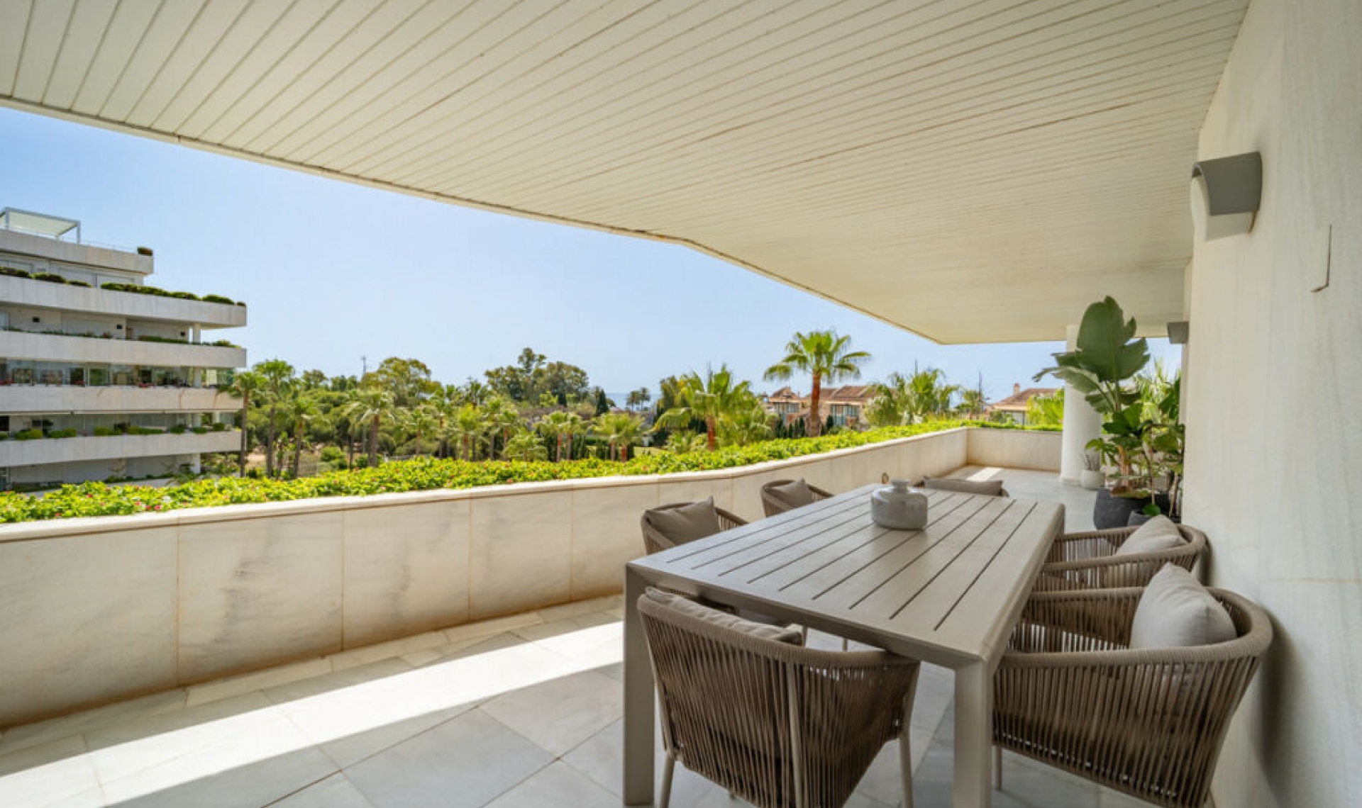 Resale - Apartment -
Puerto Banús