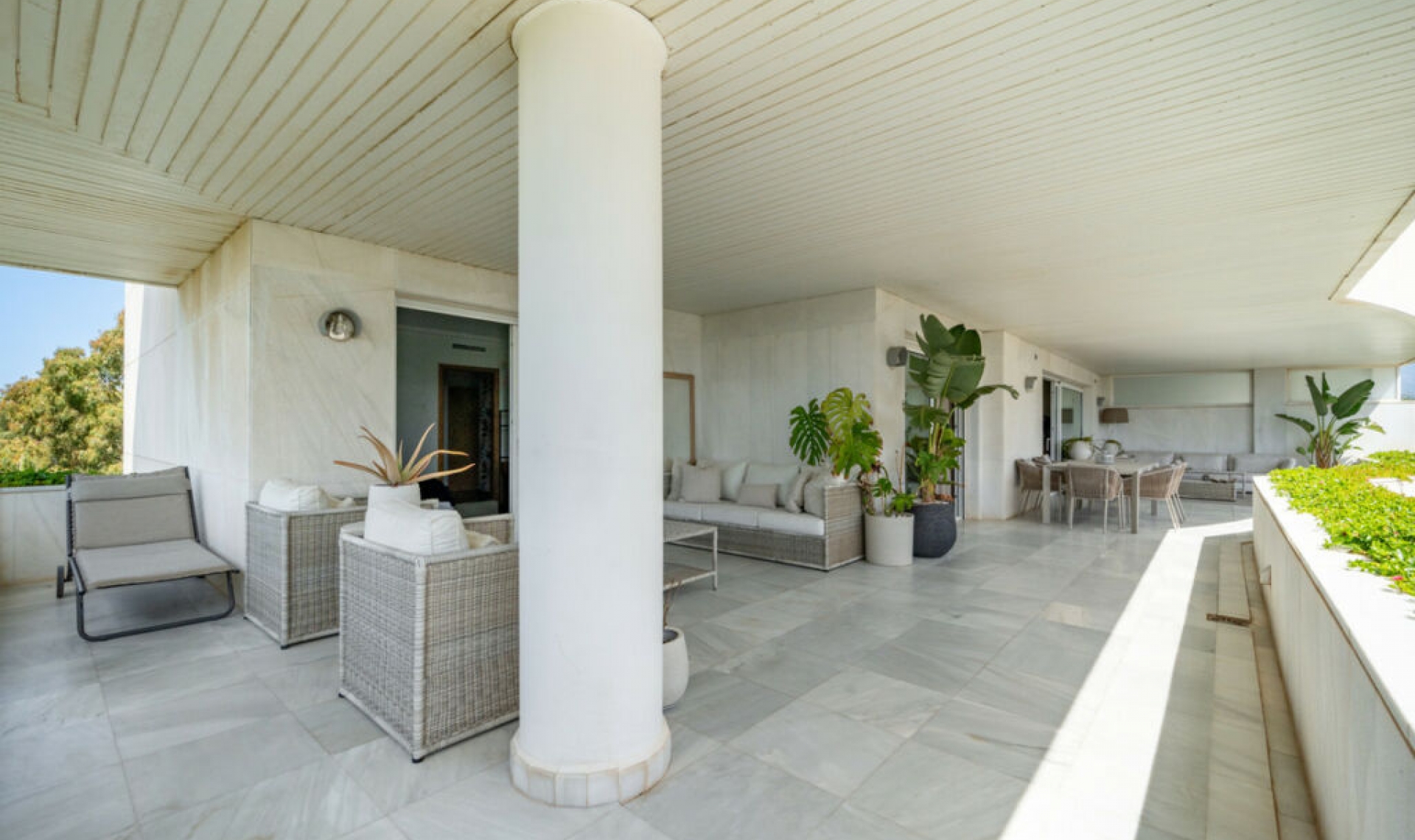Resale - Apartment -
Puerto Banús