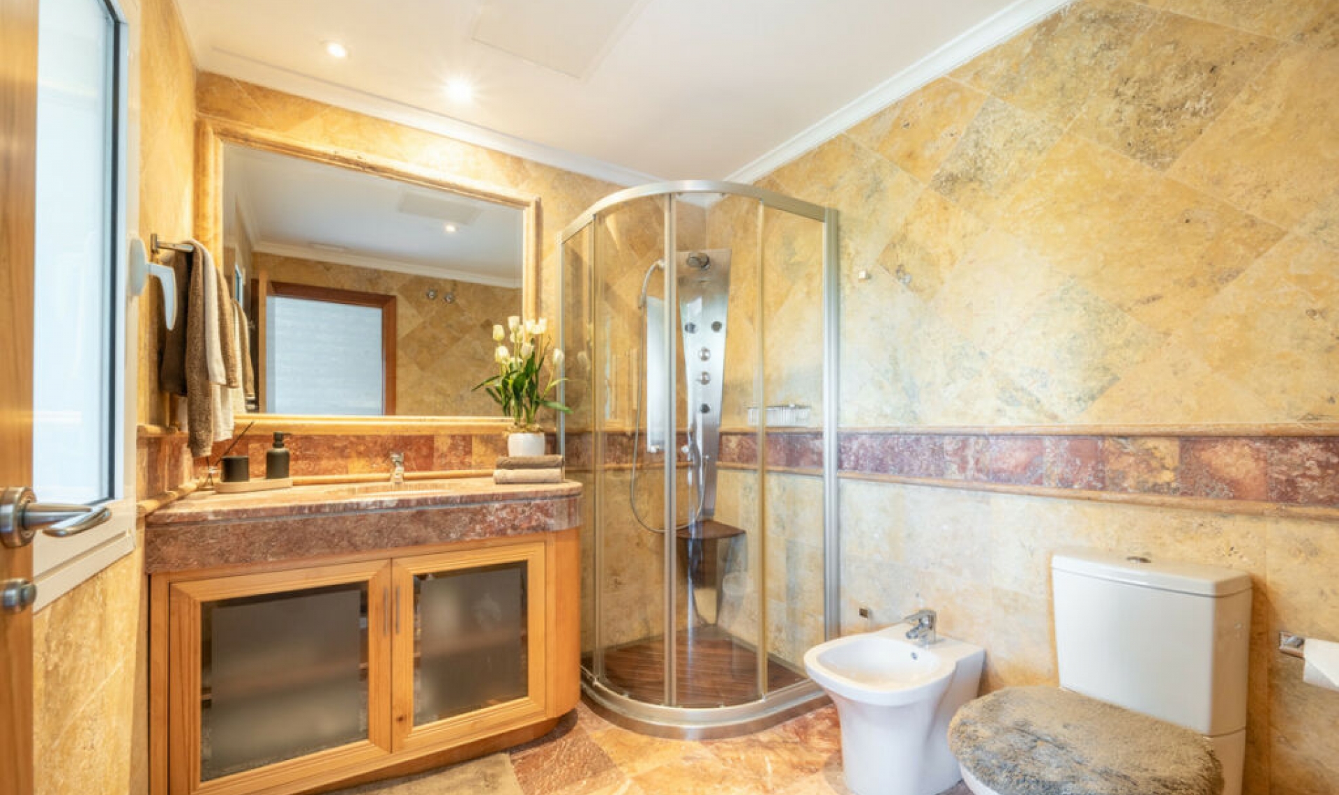 Resale - Apartment -
Puerto Banús