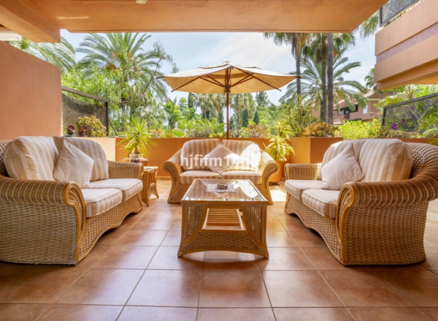 Resale - Apartment -
Puerto Banús