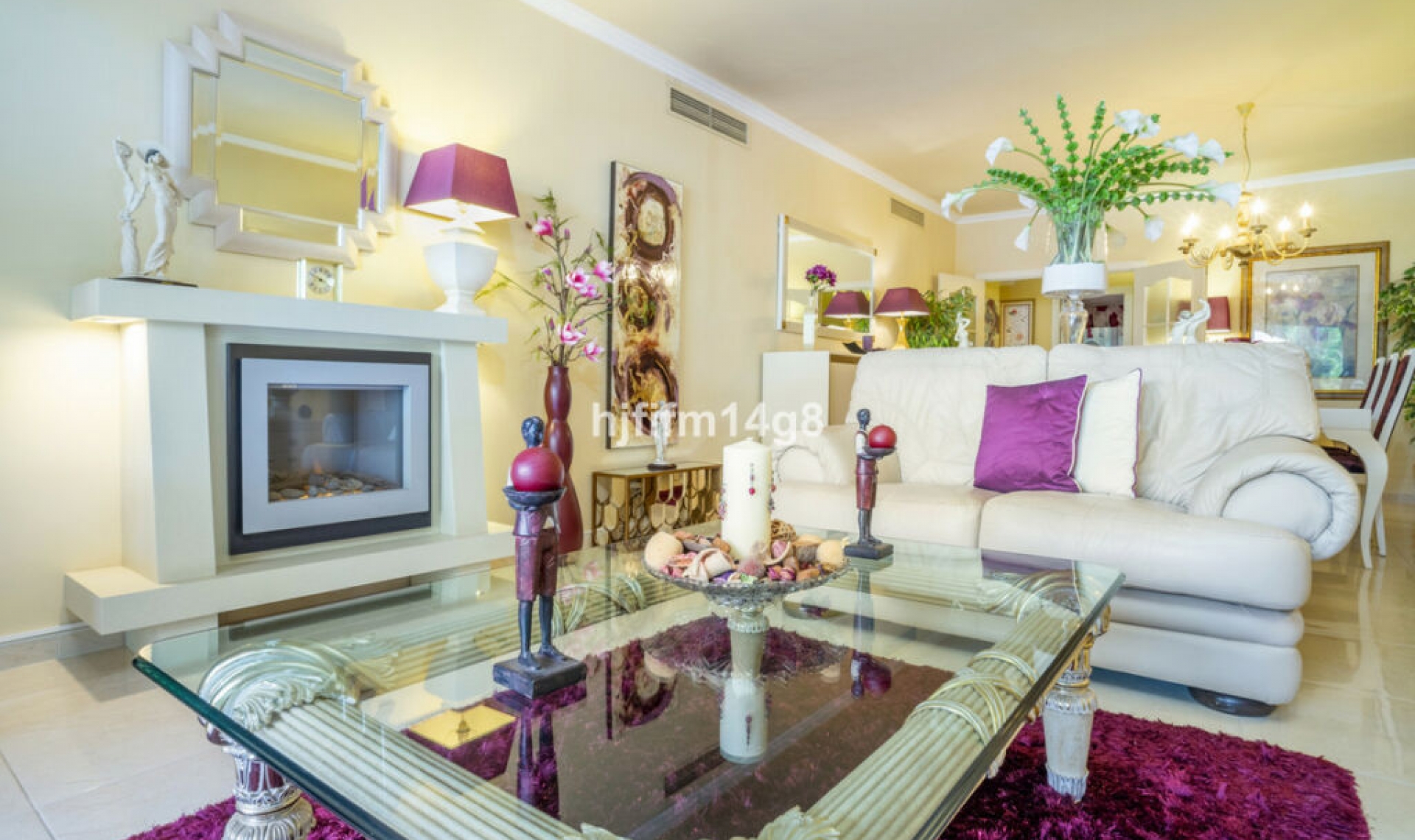 Resale - Apartment -
Puerto Banús