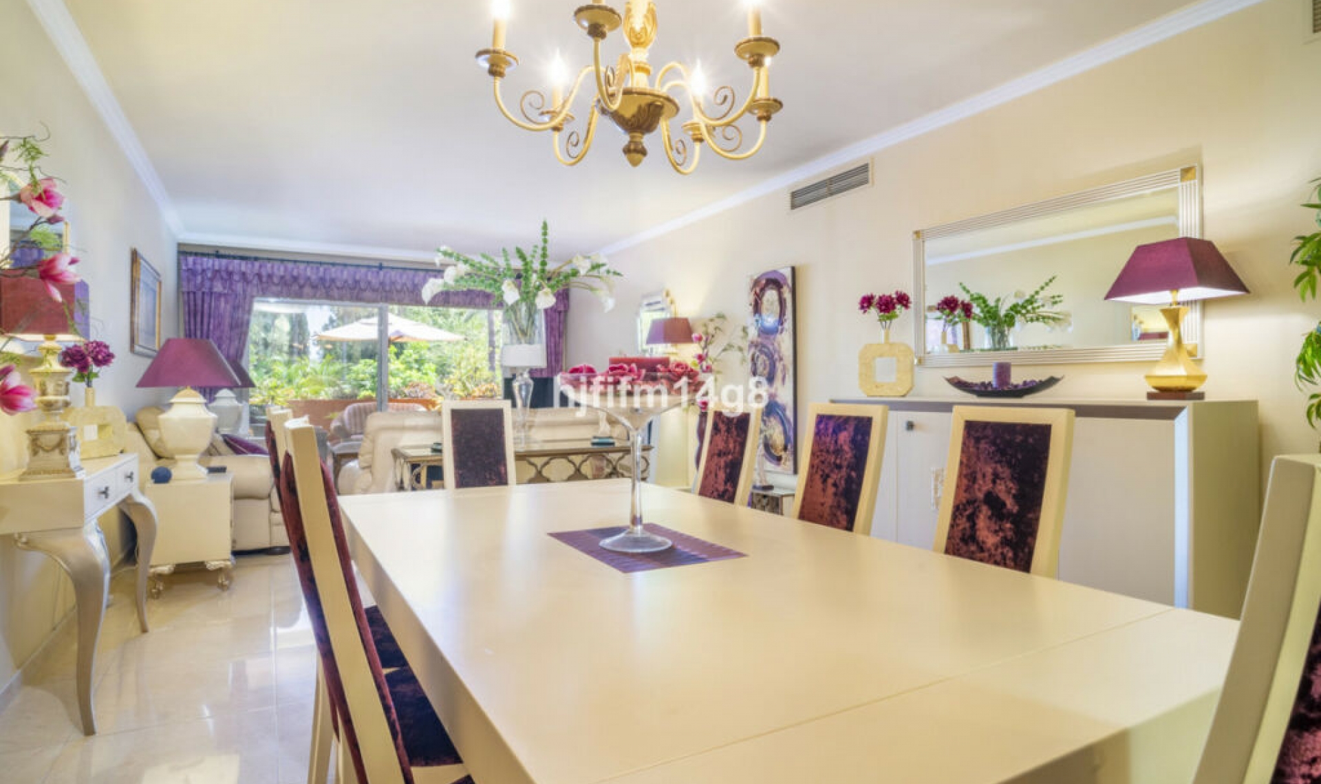 Resale - Apartment -
Puerto Banús