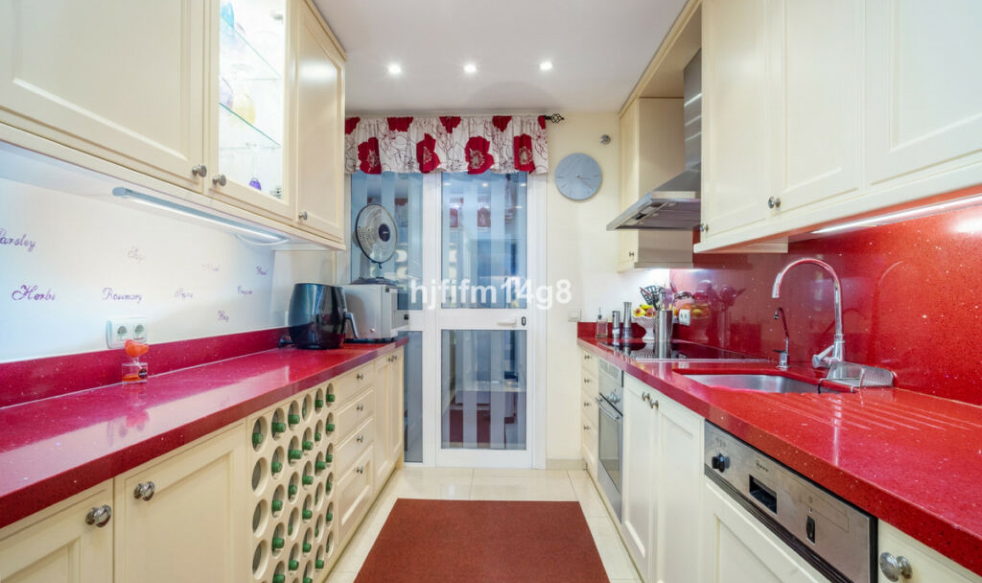 Resale - Apartment -
Puerto Banús