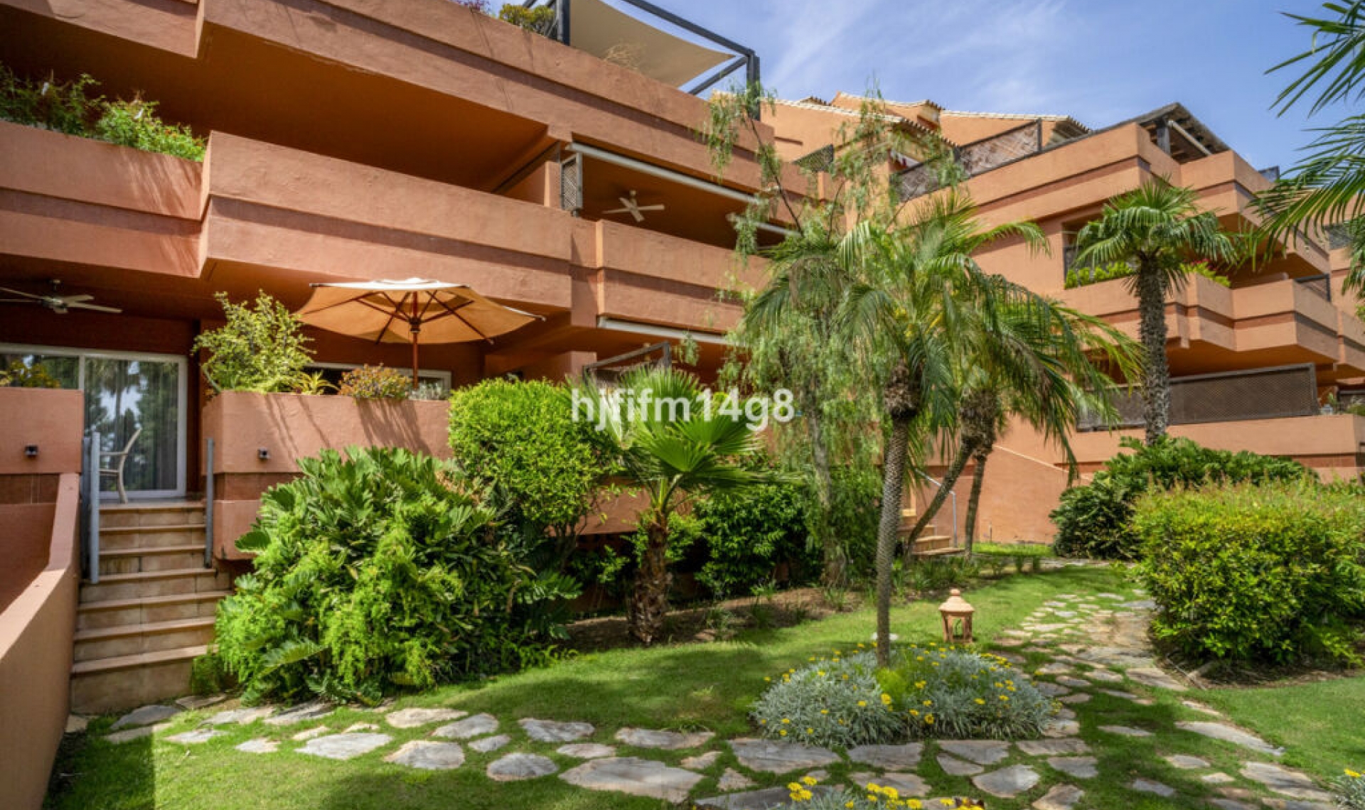 Resale - Apartment -
Puerto Banús