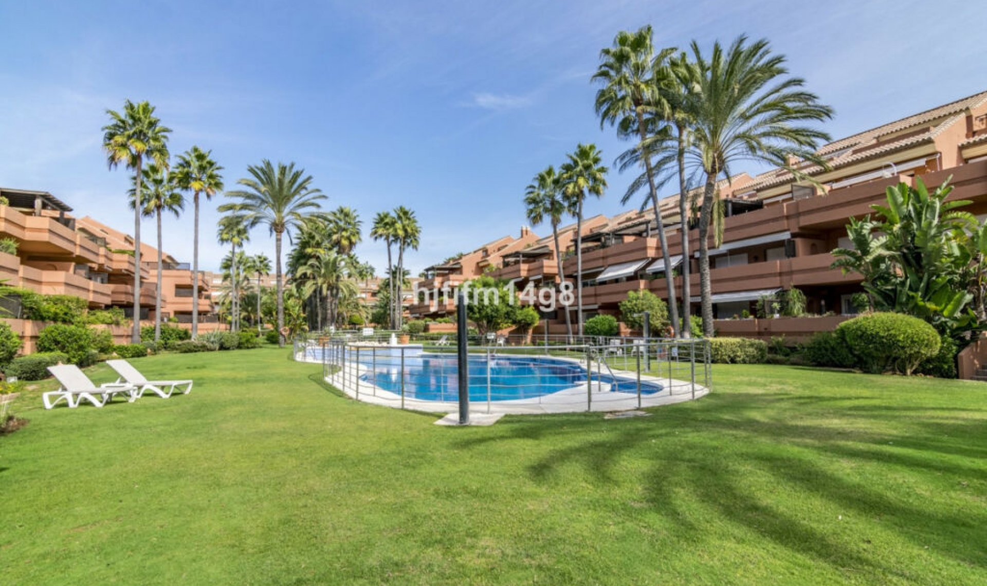 Resale - Apartment -
Puerto Banús
