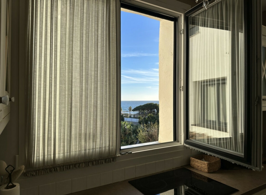 Resale - Apartment -
Puerto Banús