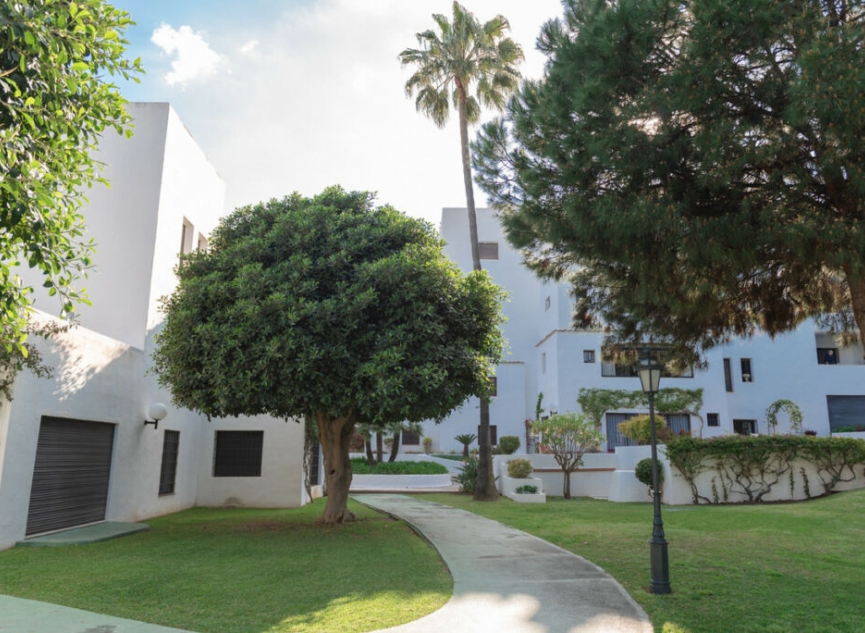 Resale - Apartment -
Puerto Banús