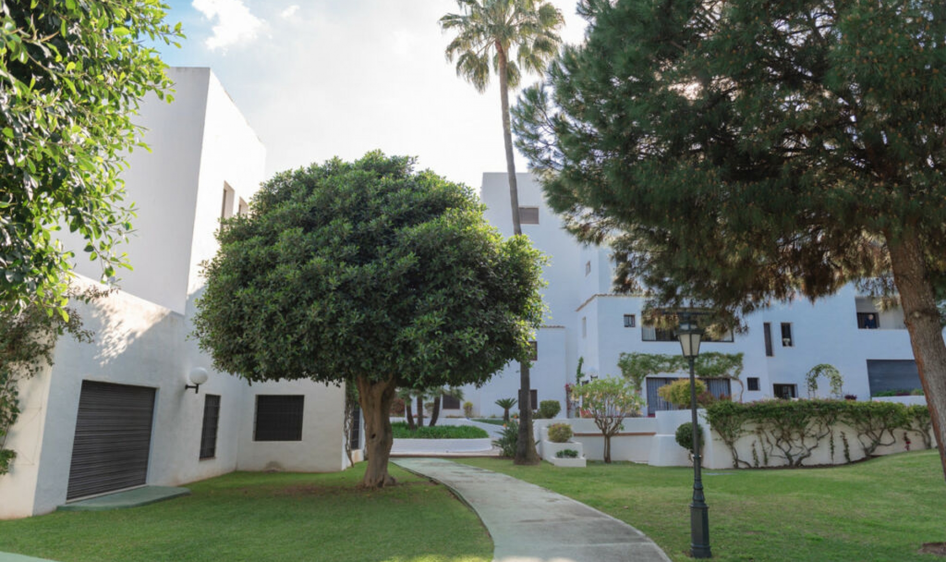 Resale - Apartment -
Puerto Banús