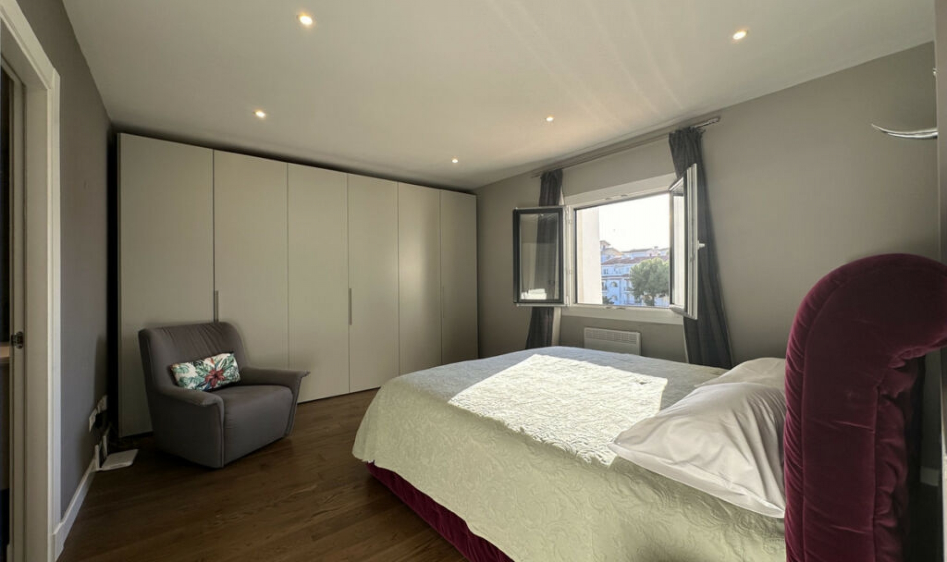 Resale - Apartment -
Puerto Banús