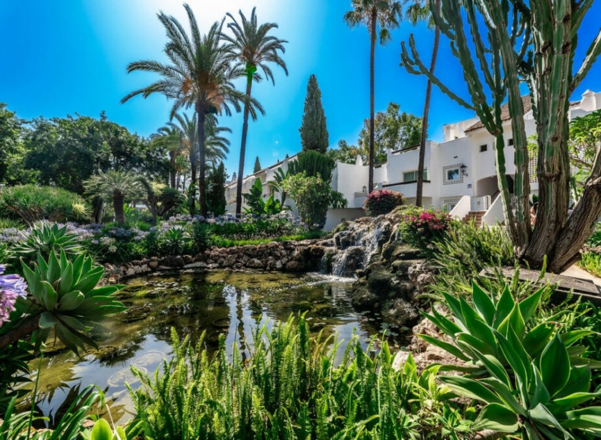 Resale - Apartment -
Puerto Banús