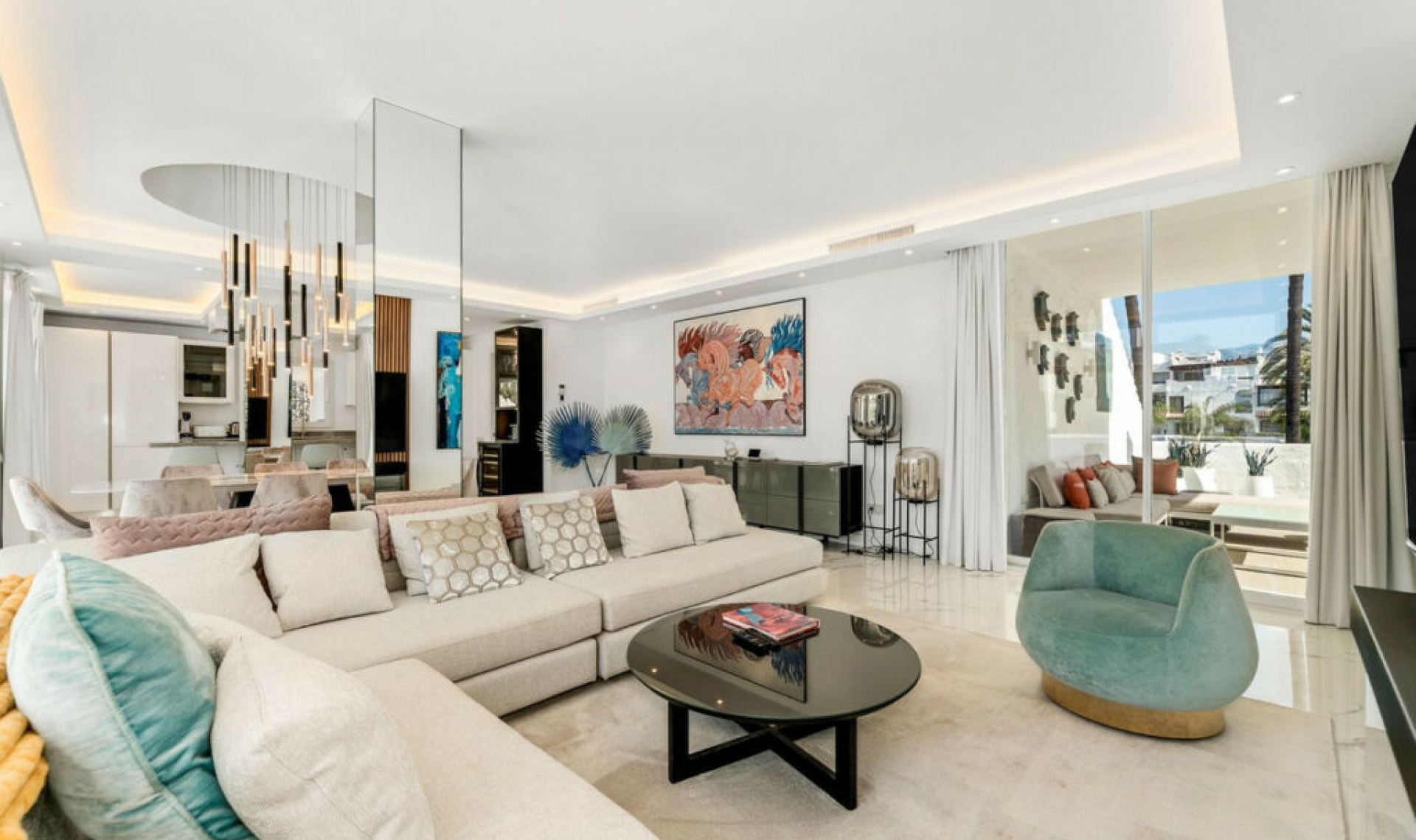 Resale - Apartment -
Puerto Banús