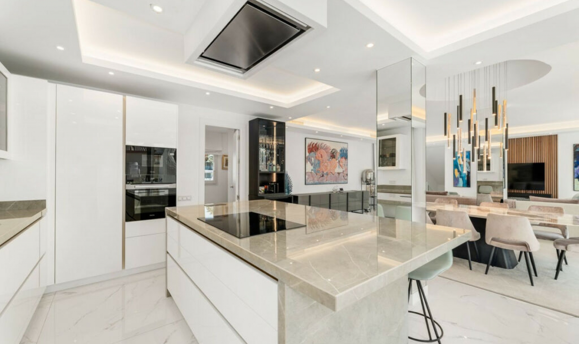 Resale - Apartment -
Puerto Banús