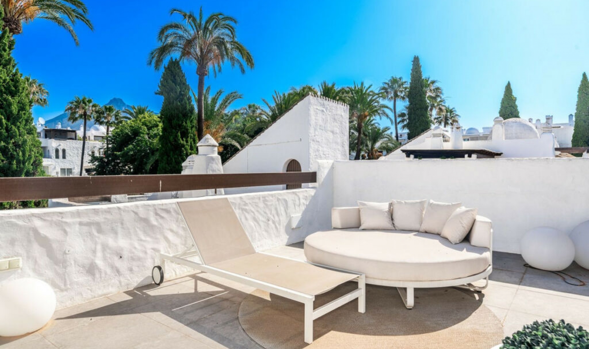 Resale - Apartment -
Puerto Banús
