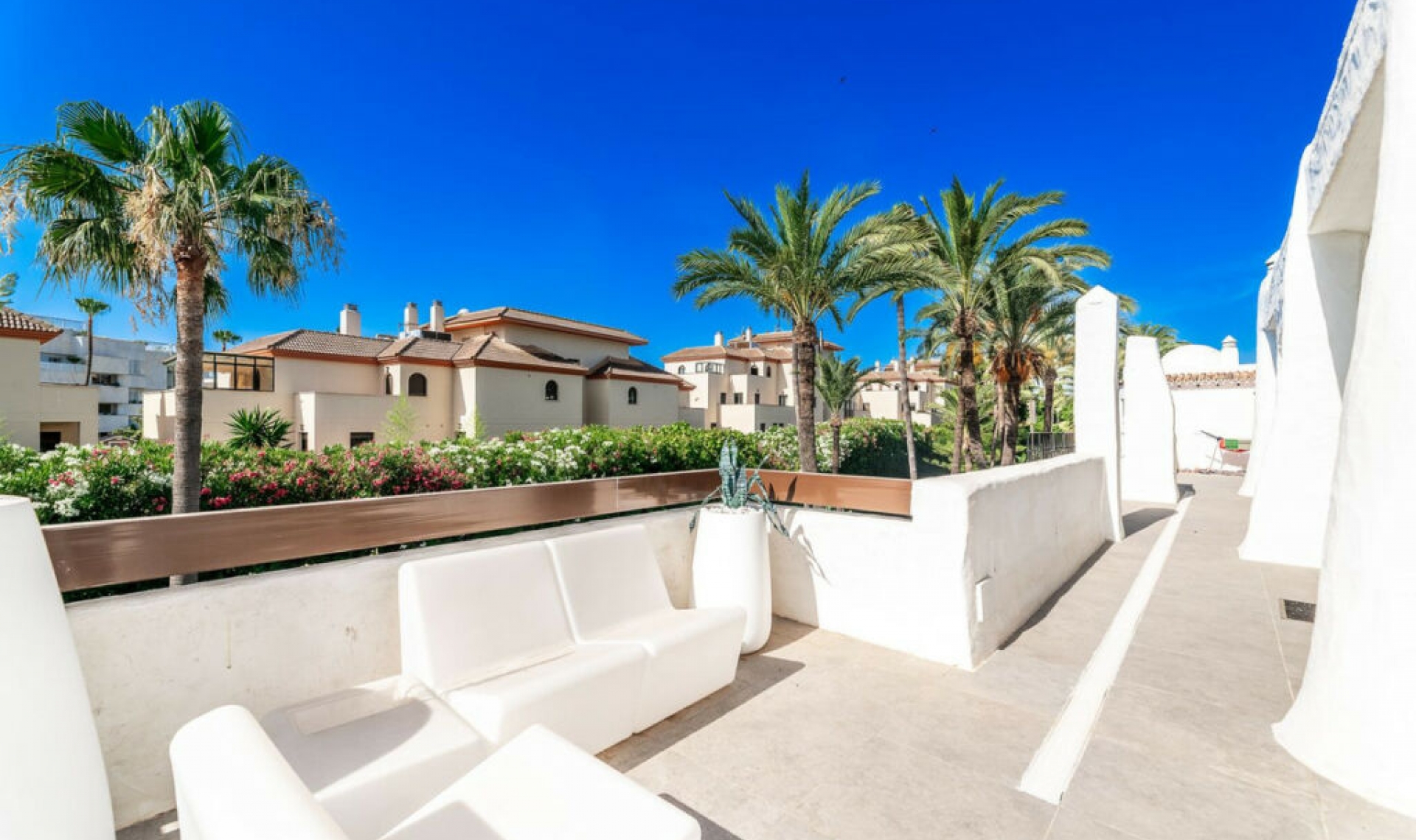 Resale - Apartment -
Puerto Banús