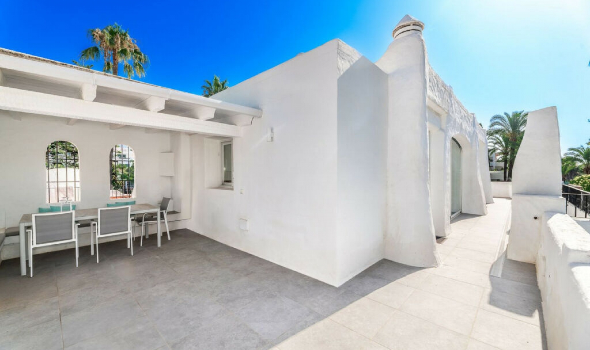 Resale - Apartment -
Puerto Banús