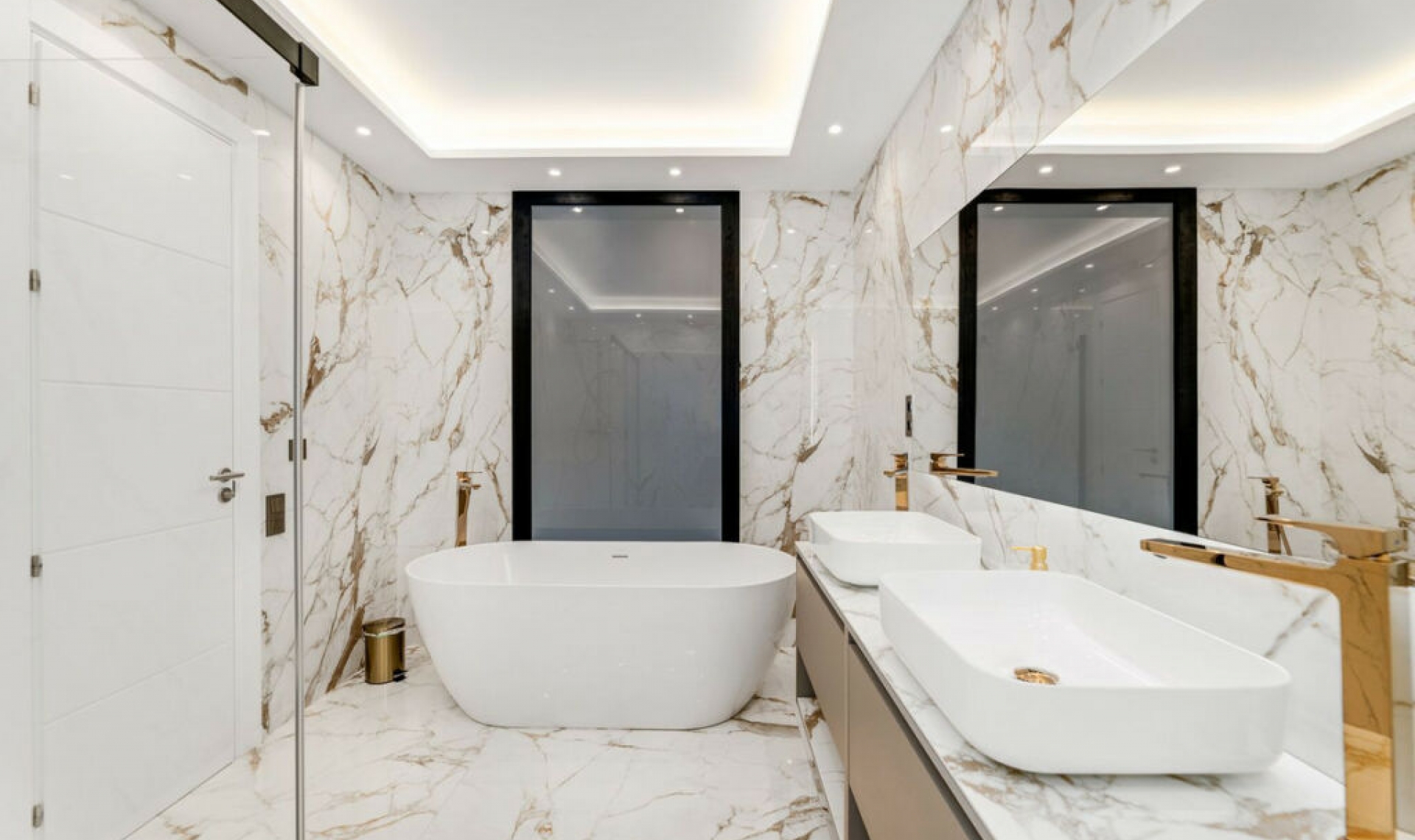 Resale - Apartment -
Puerto Banús