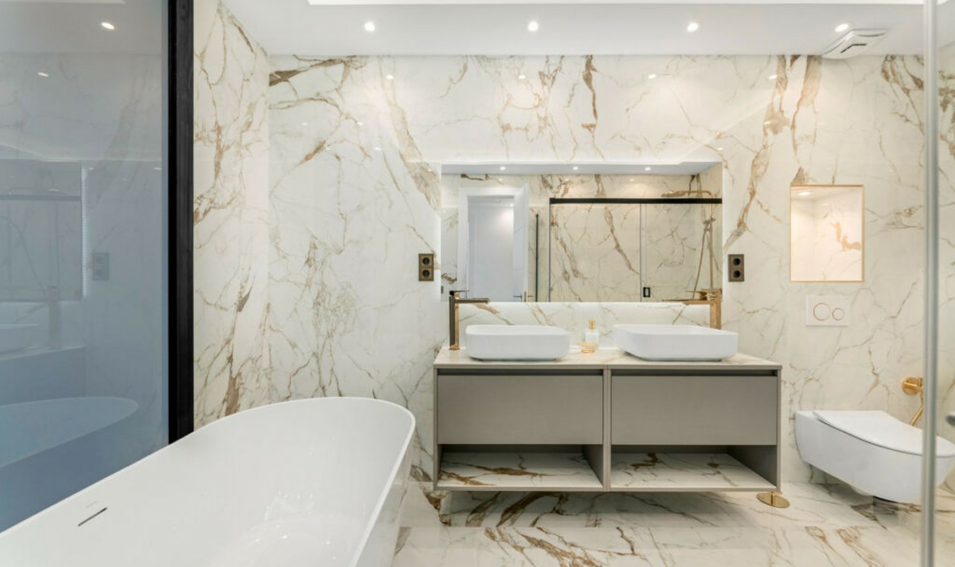 Resale - Apartment -
Puerto Banús