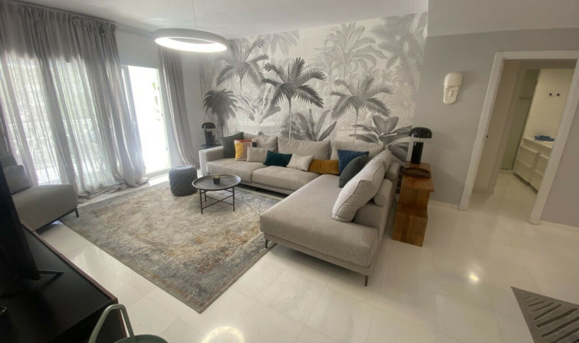 Resale - Apartment -
Puerto Banús