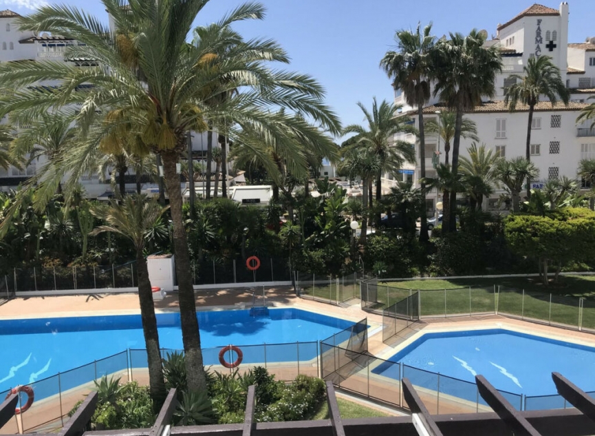 Resale - Apartment -
Puerto Banús
