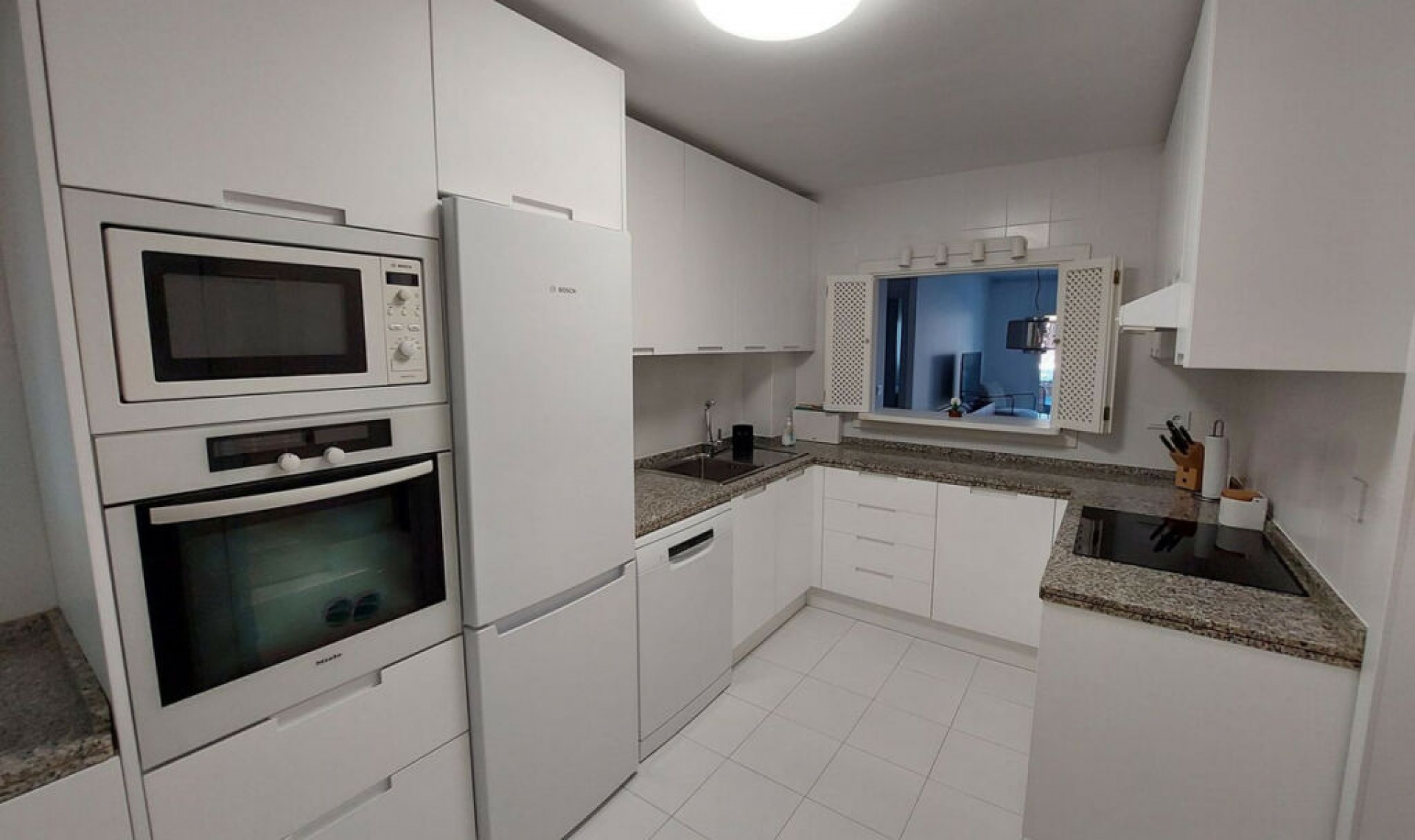 Resale - Apartment -
Puerto Banús