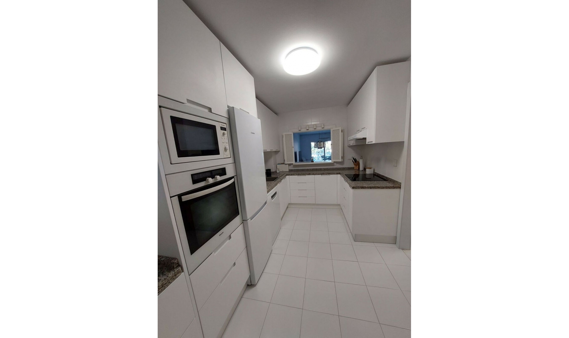 Resale - Apartment -
Puerto Banús