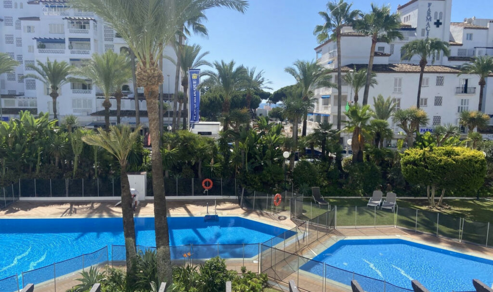 Resale - Apartment -
Puerto Banús