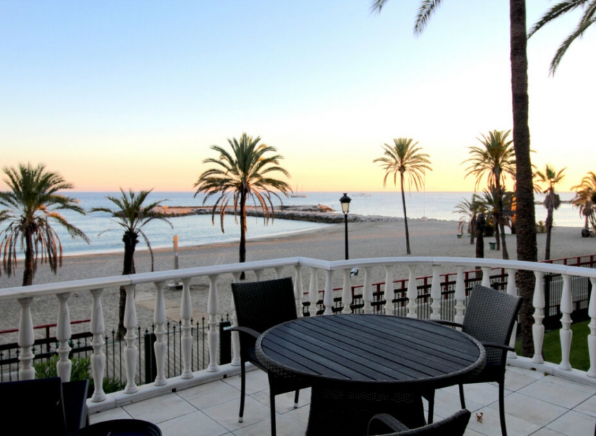 Resale - Apartment -
Puerto Banús