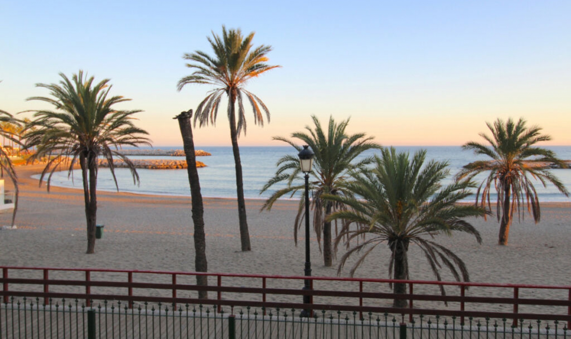 Resale - Apartment -
Puerto Banús