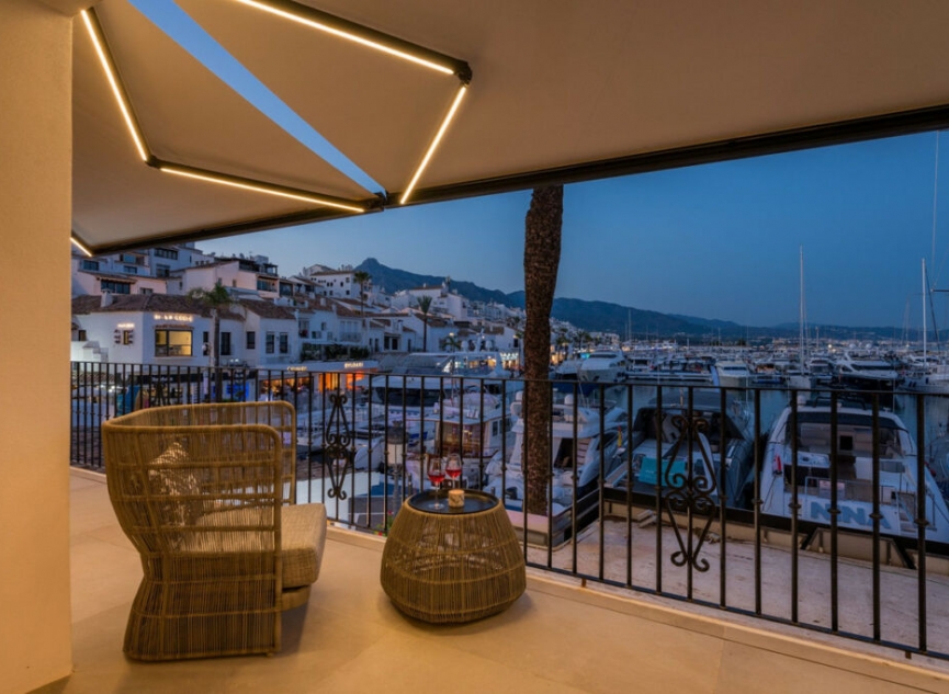 Resale - Apartment -
Puerto Banús