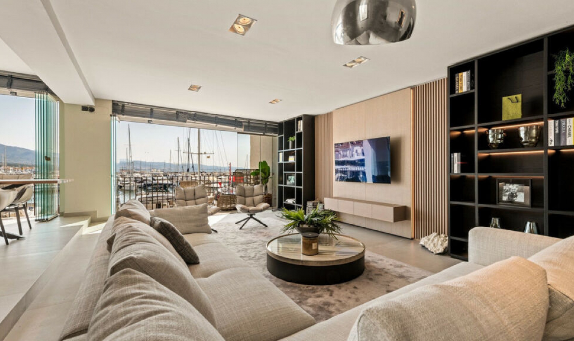 Resale - Apartment -
Puerto Banús