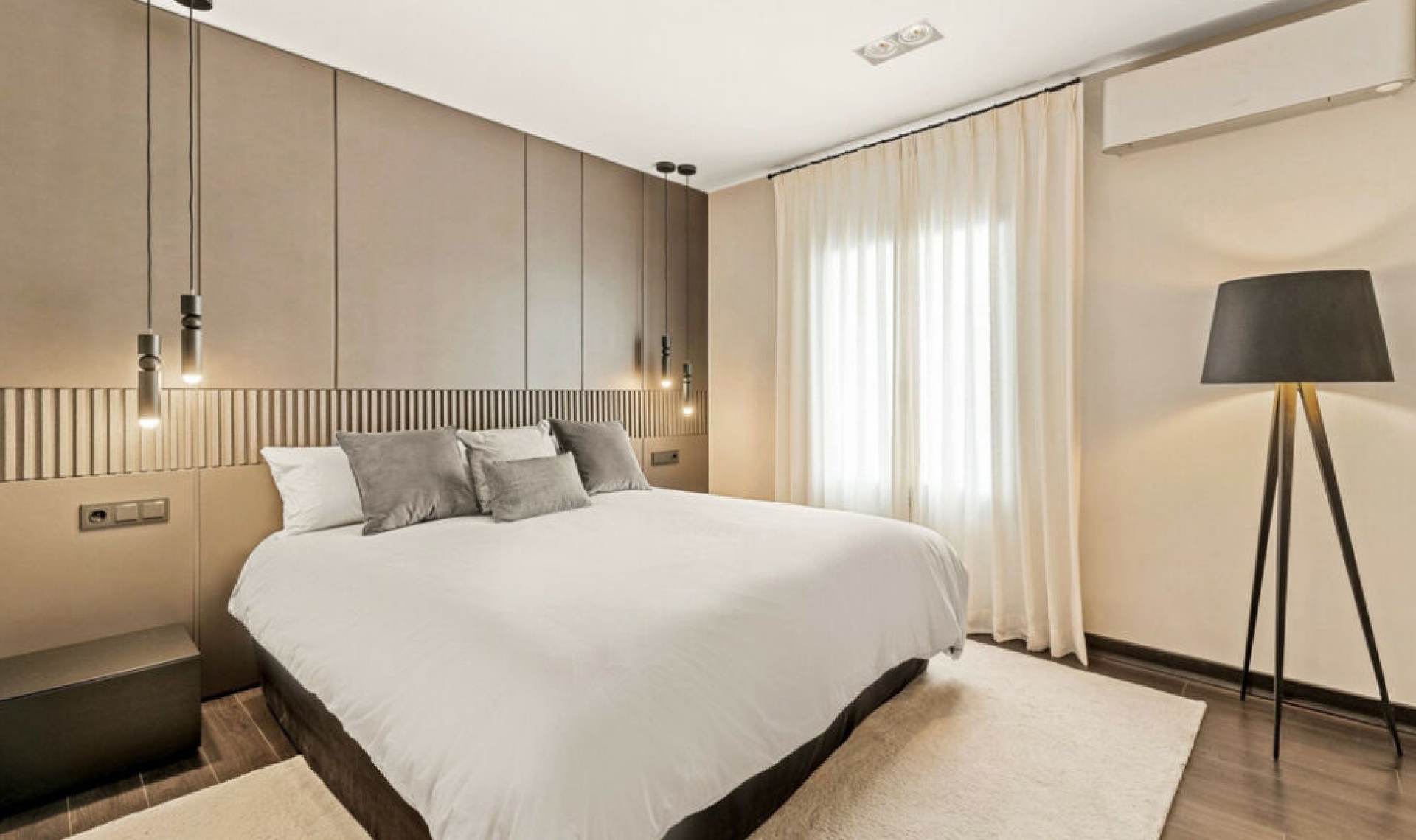 Resale - Apartment -
Puerto Banús