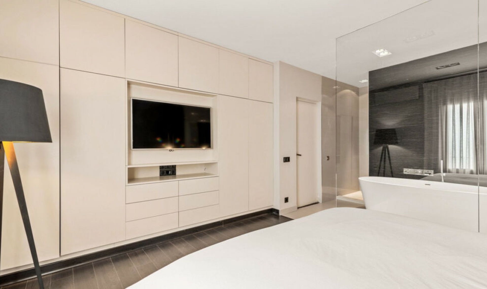 Resale - Apartment -
Puerto Banús